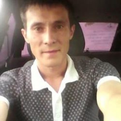 Молодой студент ищет женщину-учительницу Молодой студент ищет женщину-учительницу