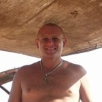 Молодой человек, ищу девушку Молодой человек, ищу девушку